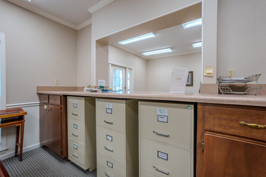 More Photos Of 970 Highway 20, Tuscumbia Office For Lease