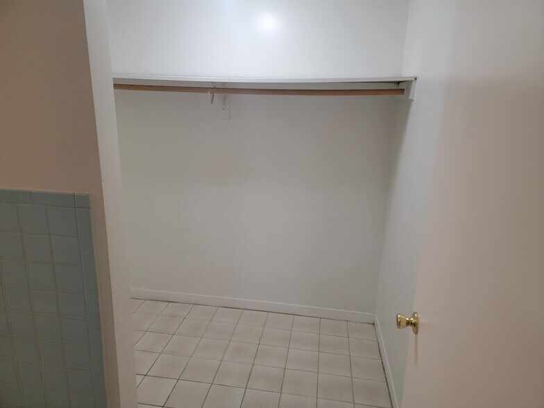 More Photos Of 450 Woonasquatucket Ave, North Providence Apartments For Sale