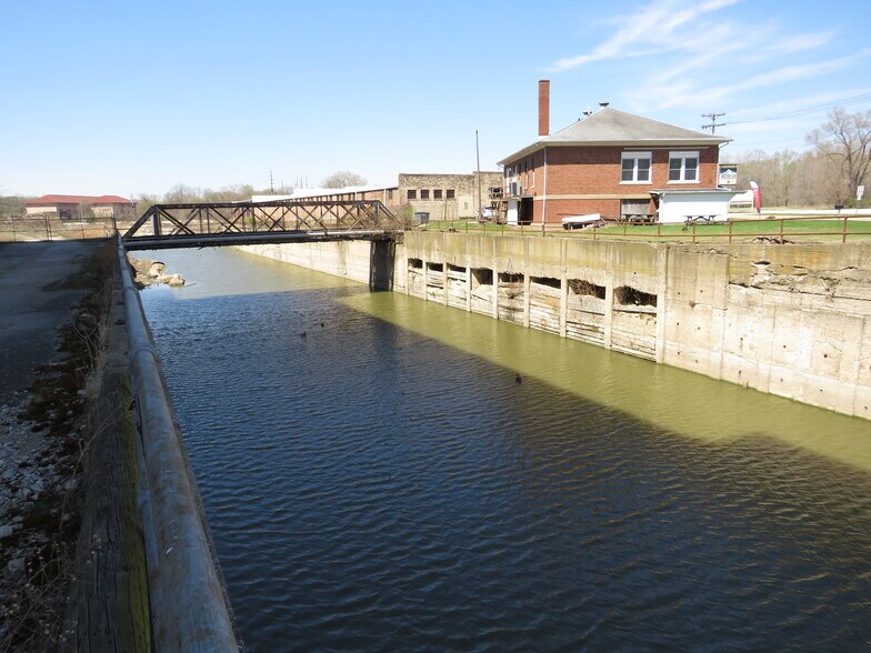 More Photos Of 224 Main St, Marseilles Industrial For Sale