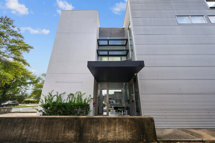 More Photos Of 1724 Richmond Ave, Houston Medical For Sale
