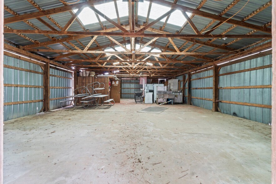 More Photos Of 6738 US Highway 190 E, Livingston Convenience Store For Sale