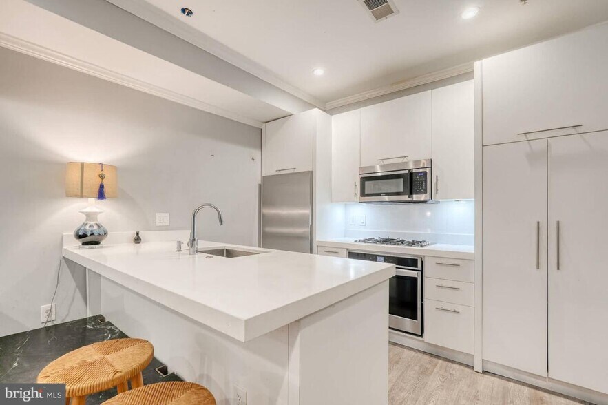 More Photos Of 1461 Chapin St NW, Washington Apartments For Sale