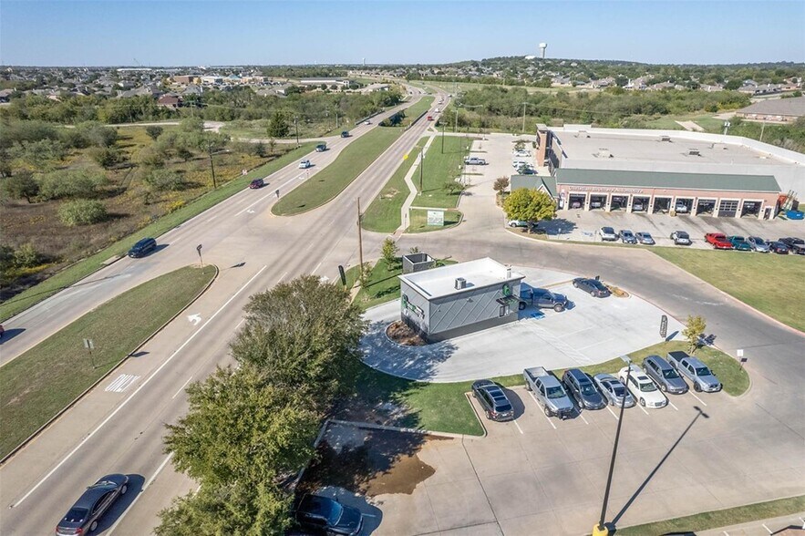 More Photos Of 330 NW John Jones Dr, Burleson Fast Food For Lease