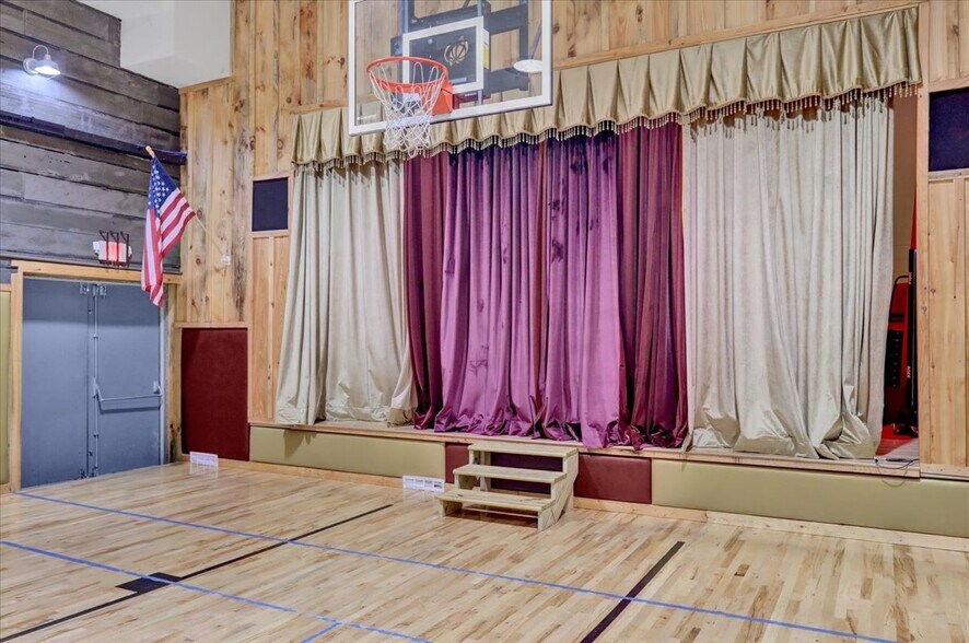 More Photos Of 22 New Holland ave, Shillington Sports And Entertainment For Sale