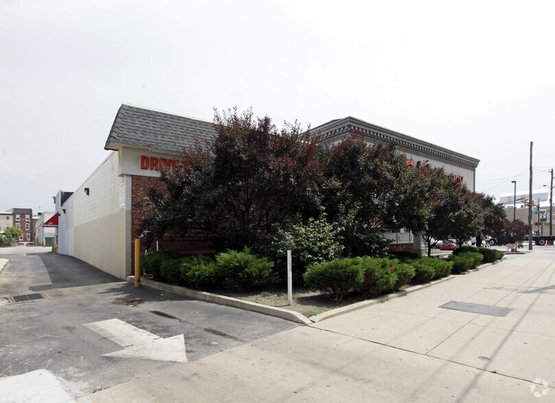 More Photos Of 1001 Washington Ave, Philadelphia Drugstore For Lease