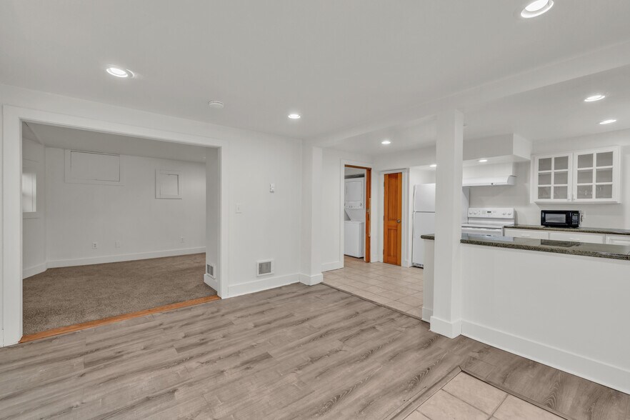 More Photos Of 172 16th Ave, Seattle Multifamily For Sale