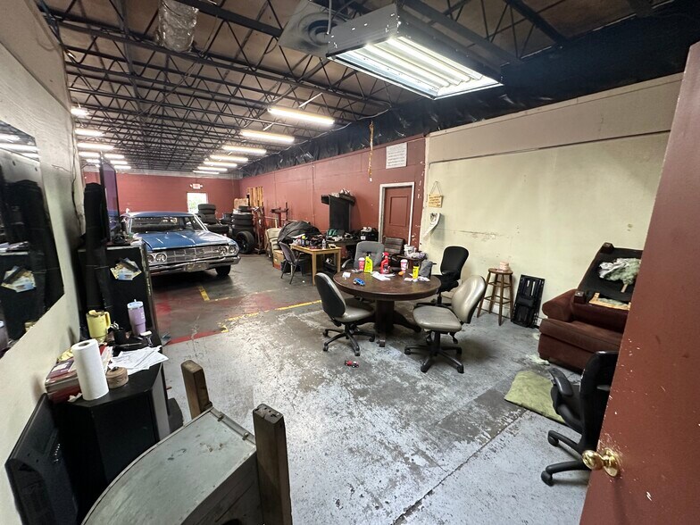 More Photos Of 2211 Windsor St, Chattanooga Service For Sale