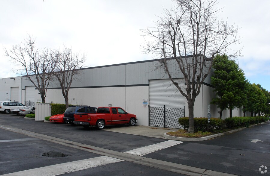 More Photos Of 1200 Stellar Dr, Oxnard Warehouse For Lease