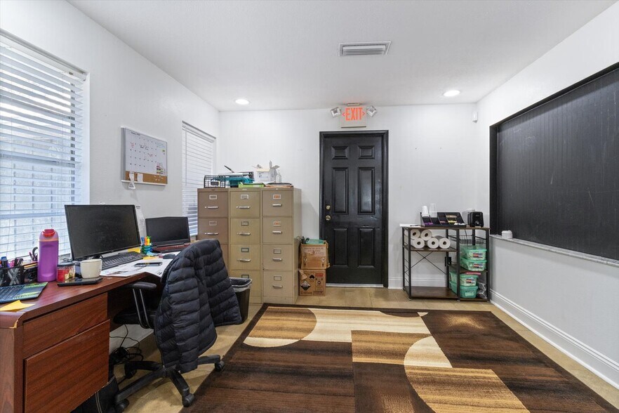 More Photos Of 7630 W Dunnellon Rd, Dunnellon Office For Sale