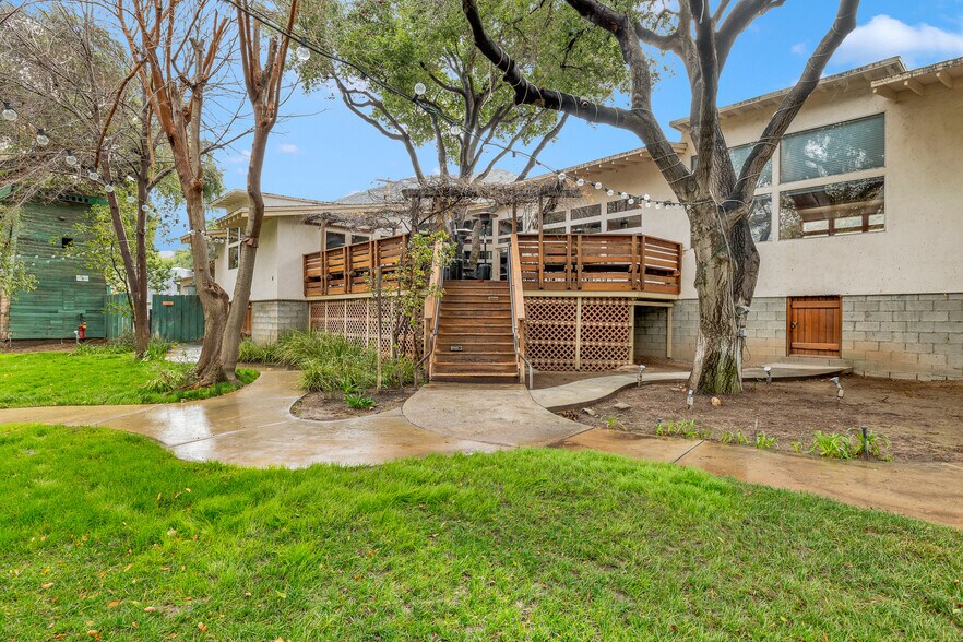 More Photos Of 12117 Sierra Hwy, Santa Clarita Hotel For Sale