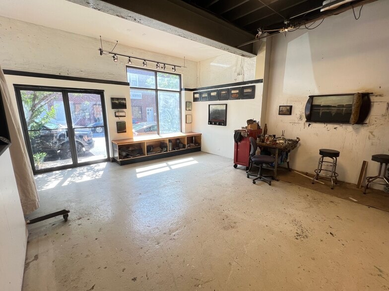More Photos Of 1438-1442 Light St, Baltimore Showroom For Sale