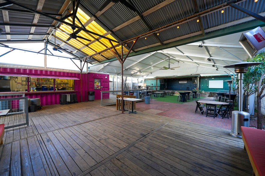 More Photos Of 1403 Nance St, Houston Restaurant For Lease