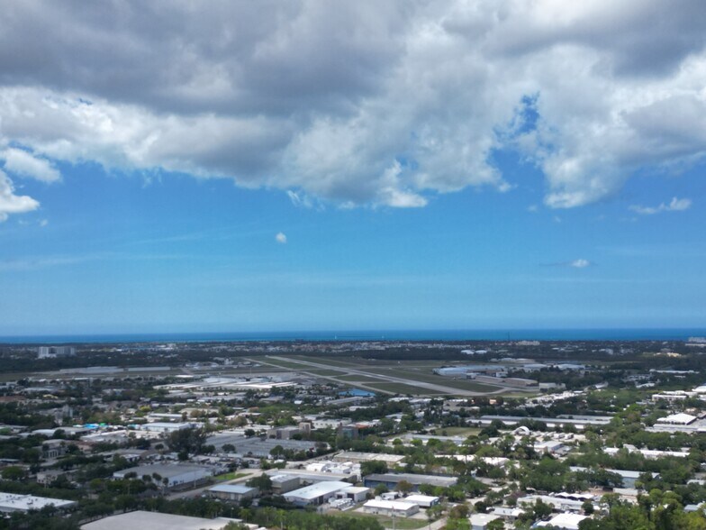 More Photos Of 4595 Progress Ave, Naples Warehouse For Sale