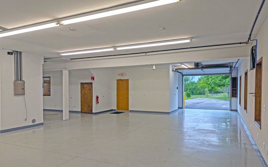 More Photos Of 14515 Mackey Rd, Holly Research And Development For Lease