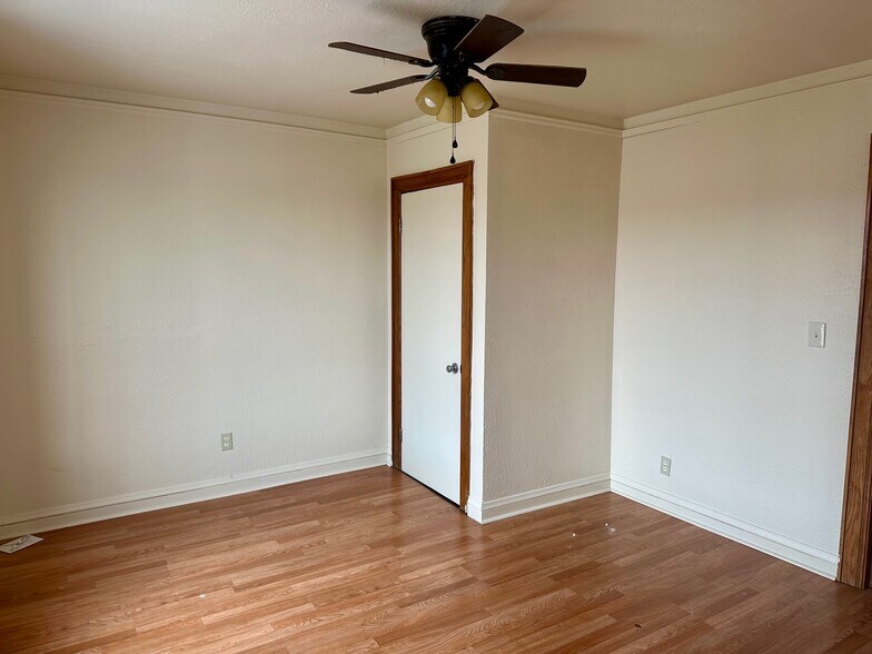 More Photos Of 4833-4835 Maccorkle Ave, Charleston Storefront Retail Residential For Sale