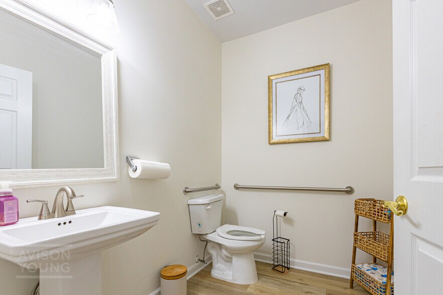 Primary Photo Of 2551 Roswell Rd, Marietta Medical For Lease