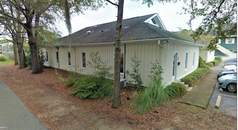 More Photos Of 782 Johnnie Dodds Blvd, Mount Pleasant Office For Lease