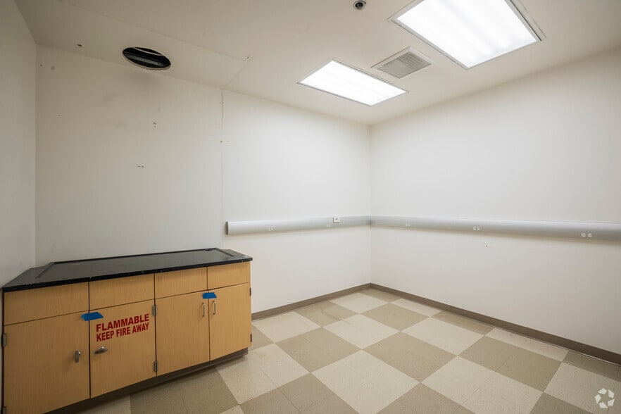 More Photos Of 355 N Wiget Ln, Walnut Creek Office For Sale