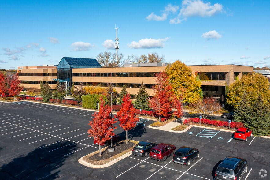 More Photos Of 32605 W 12 Mile Rd, Farmington Hills Office For Lease