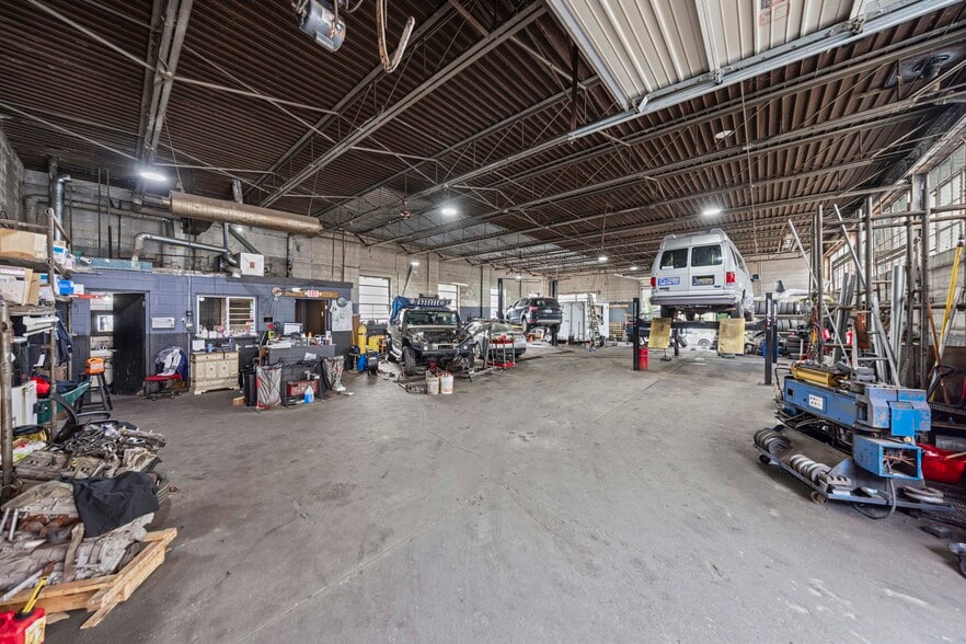 More Photos Of 11505 Livernois Ave, Detroit Industrial For Sale