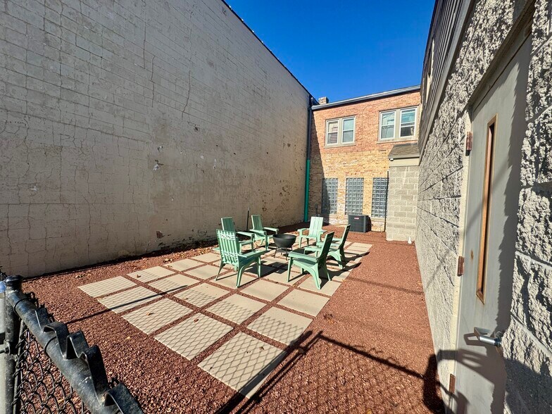 More Photos Of 3213 Washington Ave, Racine Storefront Retail Residential For Sale