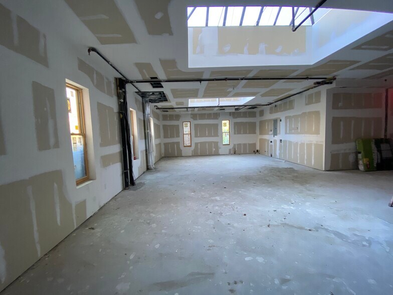 More Photos Of 98 Tompkins Ave, Brooklyn Apartments For Lease