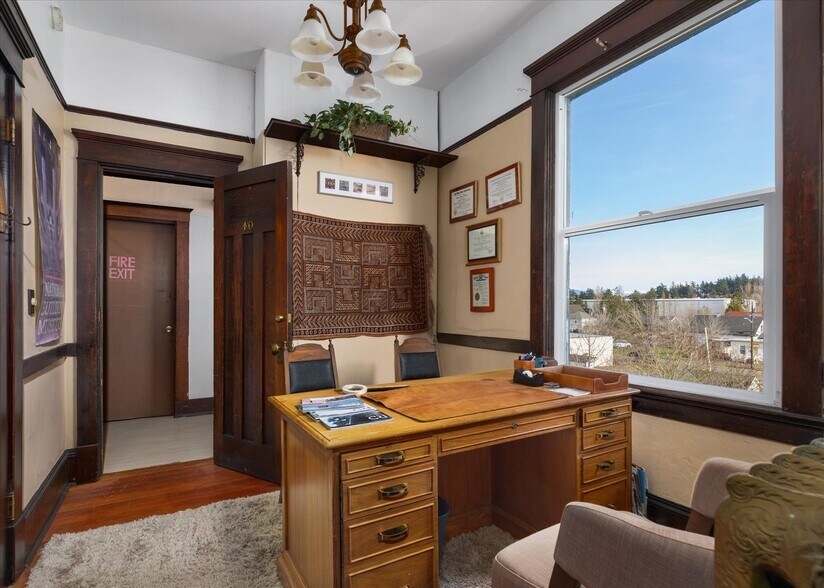 More Photos Of 619 Commercial Ave, Anacortes Storefront Retail Office For Sale