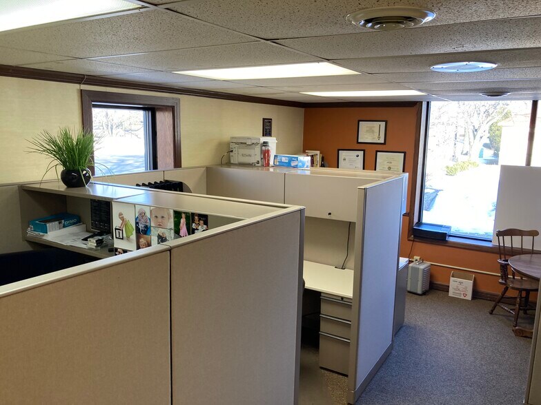 More Photos Of 5464 N Port Washington Rd, Milwaukee General Retail For Lease