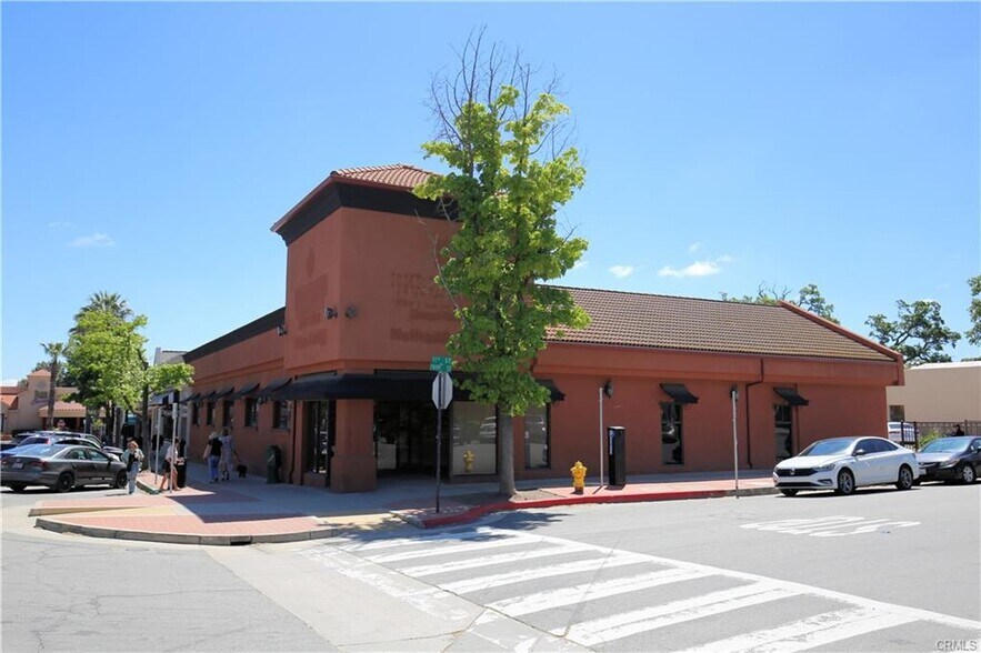 More Photos Of 800 11th St, Paso Robles General Retail For Sale