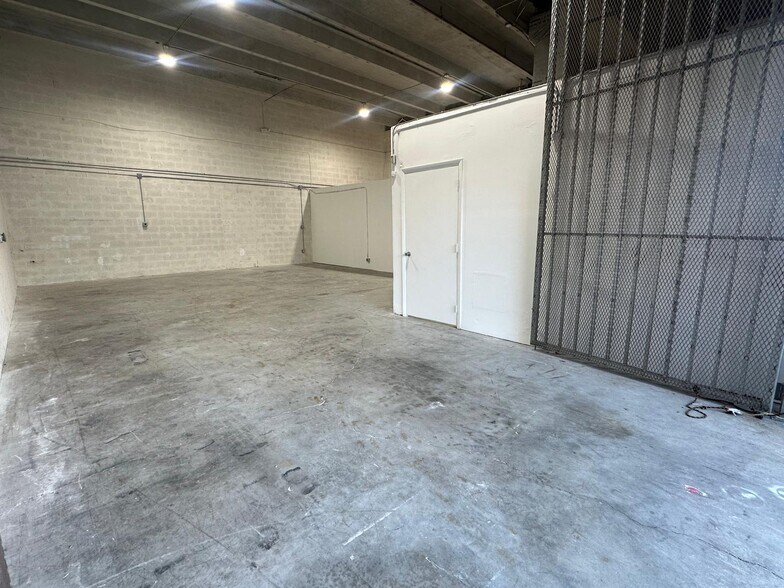 More Photos Of 11453-11477 NW 34th St, Doral Warehouse For Lease