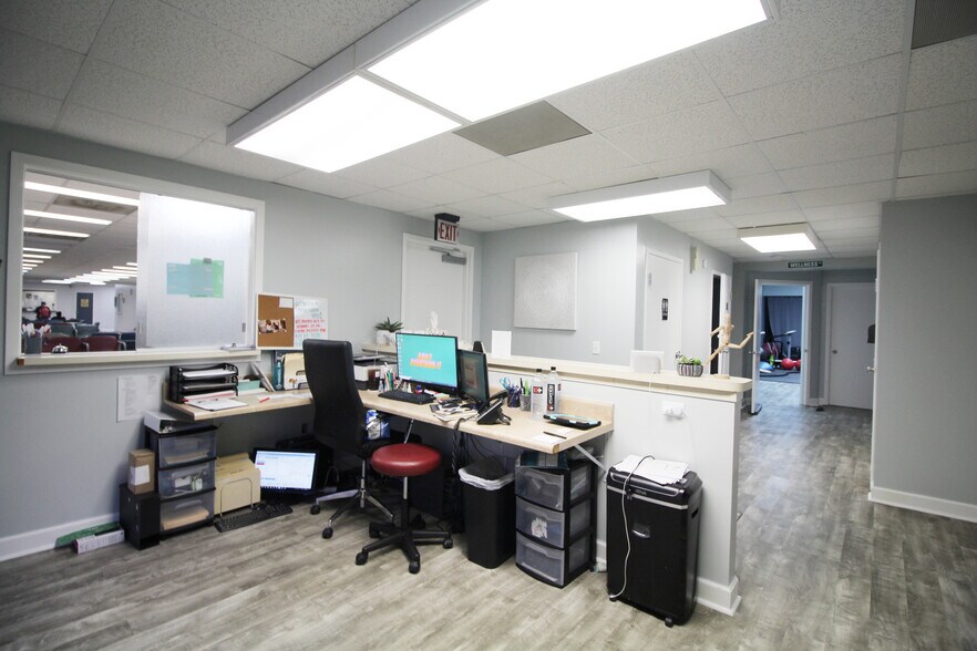 More Photos Of 9765 San Jose Blvd, Jacksonville Medical For Lease