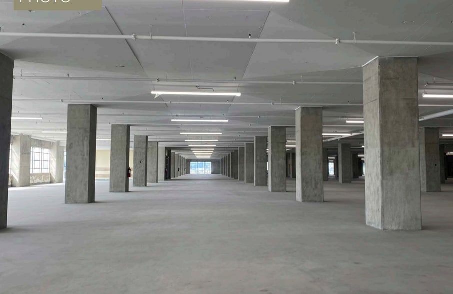 More Photos Of 2650 E Olympic Blvd, Los Angeles Warehouse For Lease