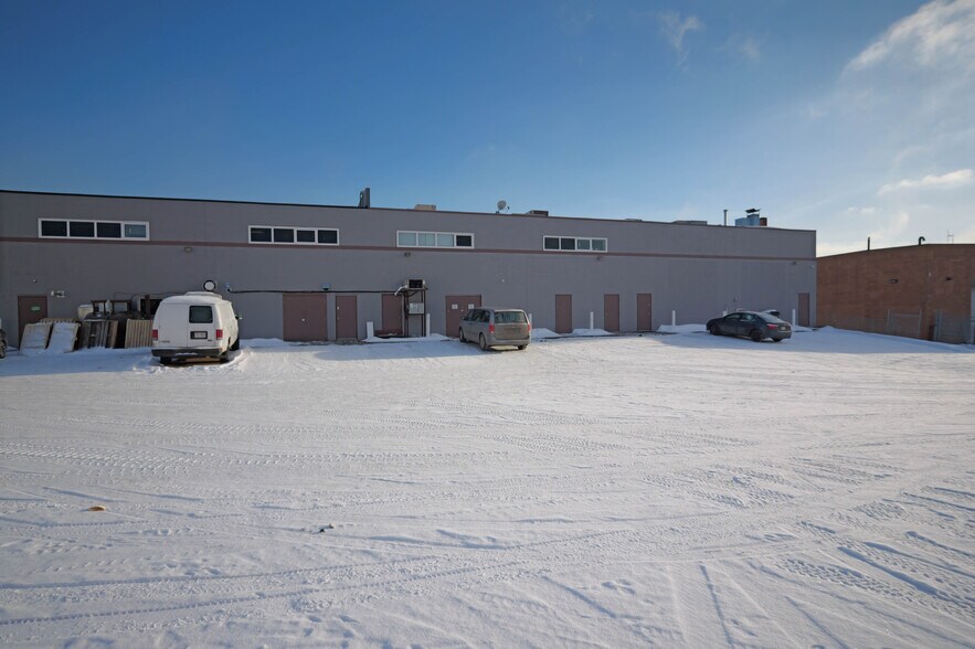 More Photos Of 3460 93 St NW, Edmonton Office For Lease