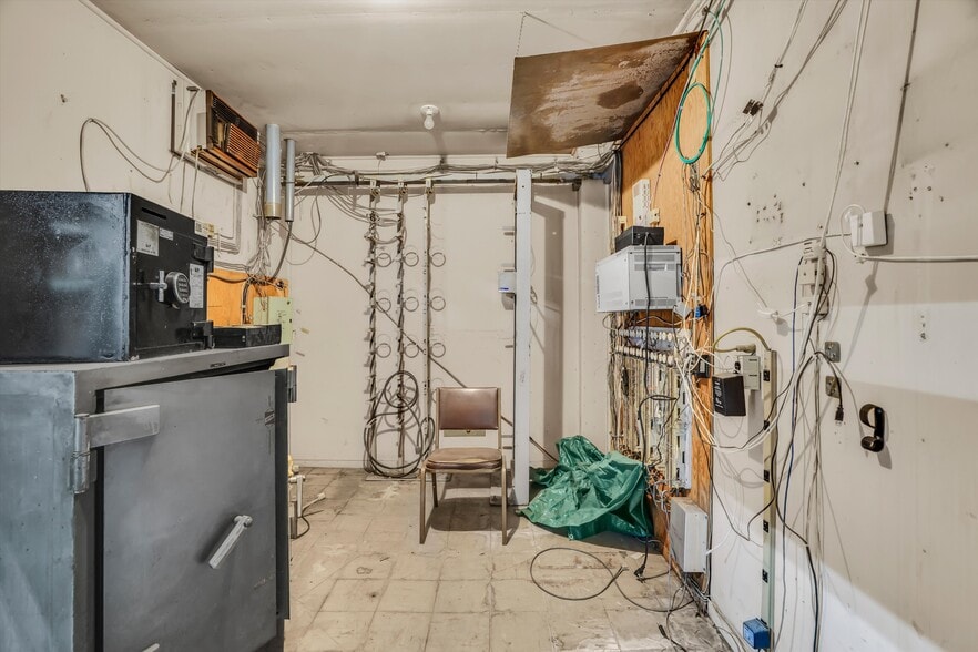 More Photos Of 1020 H St, Modesto General Retail For Sale
