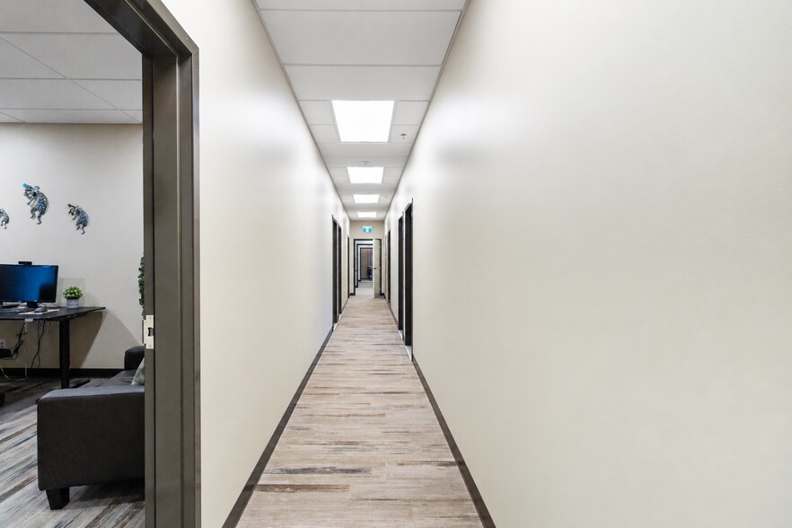 More Photos Of 450 Ordze Rd, Sherwood Park Storefront Retail Office For Sale