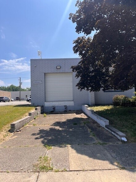 More Photos Of 14300 Industrial Ave N, Maple Heights Manufacturing For Lease