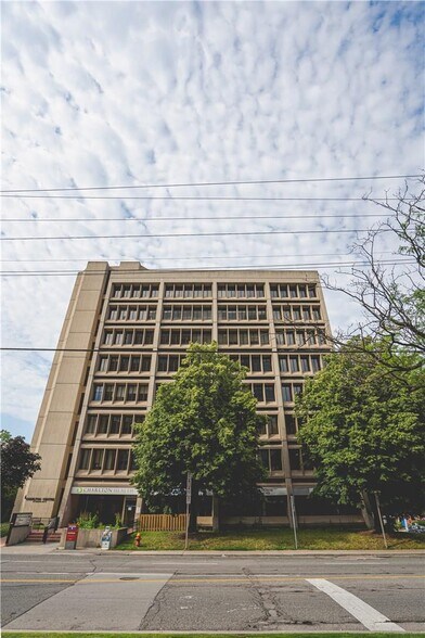 More Photos Of 25 Charlton Ave E, Hamilton Medical For Lease