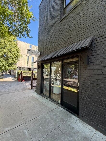 Primary Photo Of 2020 I St, Sacramento Storefront Retail Office For Lease