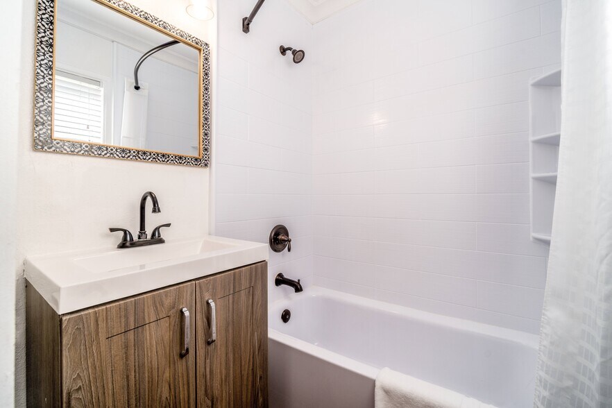 More Photos Of 785 Seacoast Dr, Imperial Beach Hotel For Sale