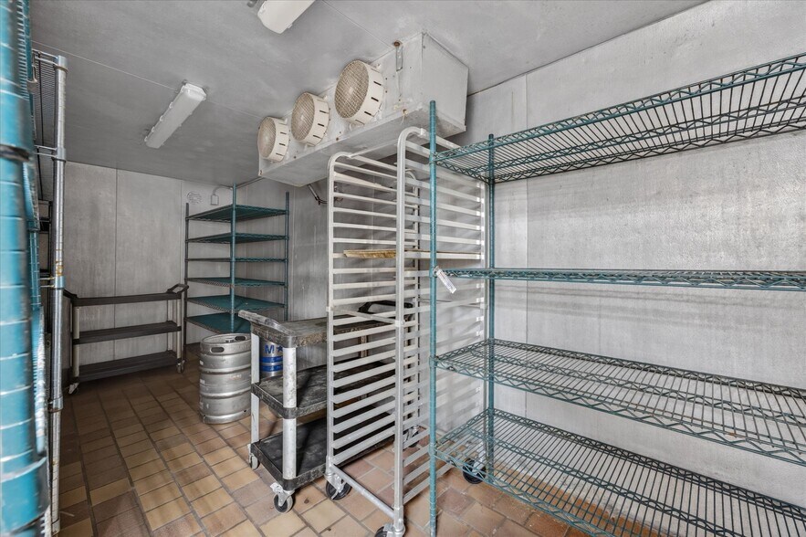 More Photos Of 4000 Fort Campbell Blvd, Hopkinsville Restaurant For Sale