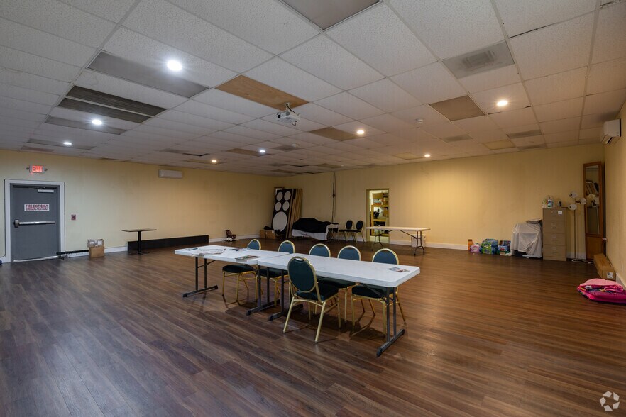 More Photos Of 28382 Southwest Fwy, Rosenberg Hotel For Sale