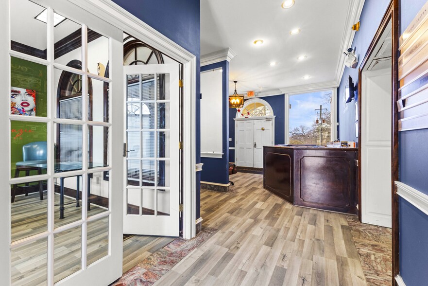 More Photos Of 118-124 N McDonough St, Jonesboro Office For Sale