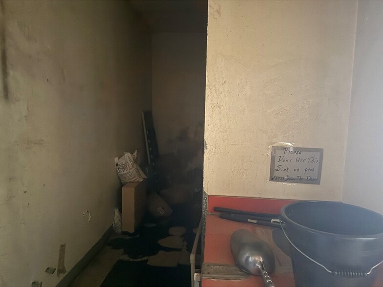 More Photos Of 1105 E US Highway 180, Snyder Convenience Store For Sale