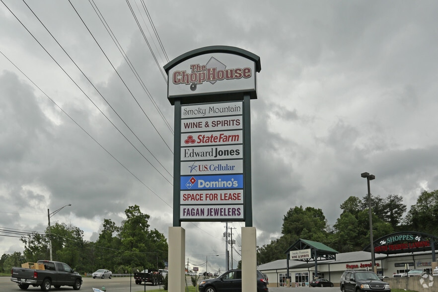 More Photos Of 7417-7433 Chapman Hwy, Knoxville Freestanding For Lease