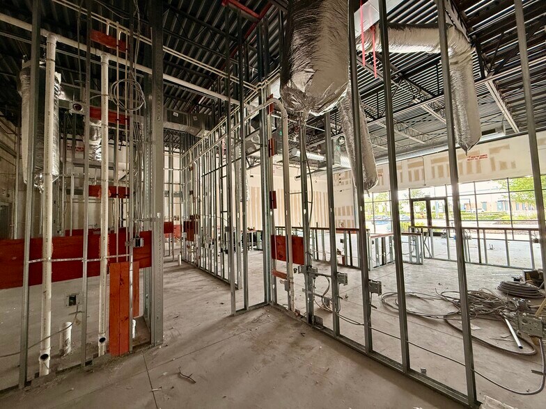 More Photos Of 5638 Circa Fishhawk blvd, Lithia General Retail For Lease