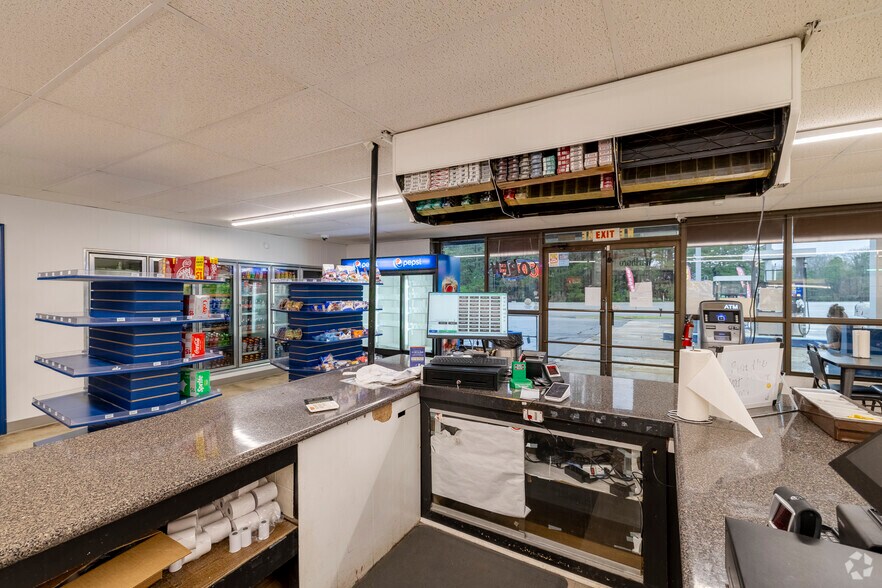 More Photos Of 7781 Highway 167 S, Sheridan Convenience Store For Lease