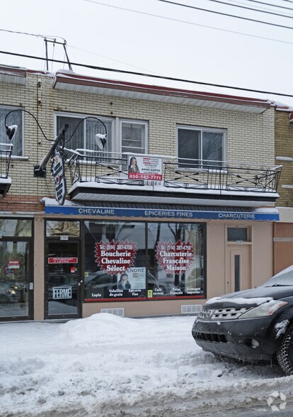 Primary Photo Of 2587-2589 Rue Fleury E, Montréal Storefront Retail Residential For Sale