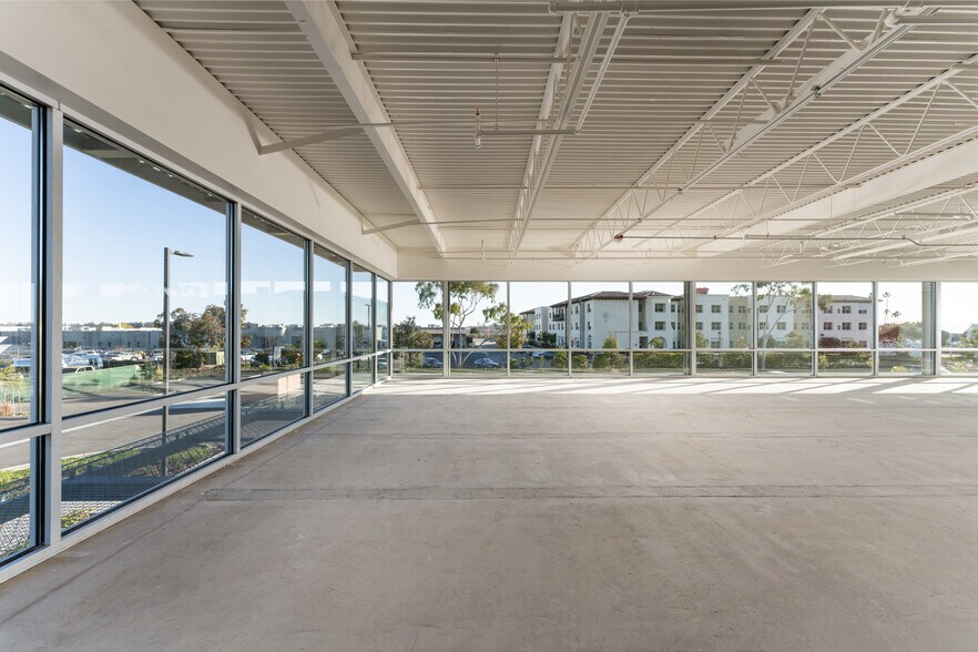 More Photos Of 130 Robin Hill Rd, Goleta Loft Creative Space For Lease