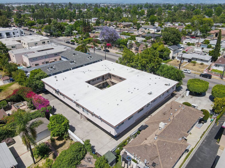 More Photos Of 6535 Fulton Ave, Van Nuys Apartments For Sale