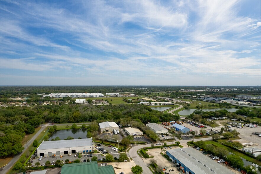 More Photos Of 1133 Crown Park Cir, Winter Garden Office For Lease